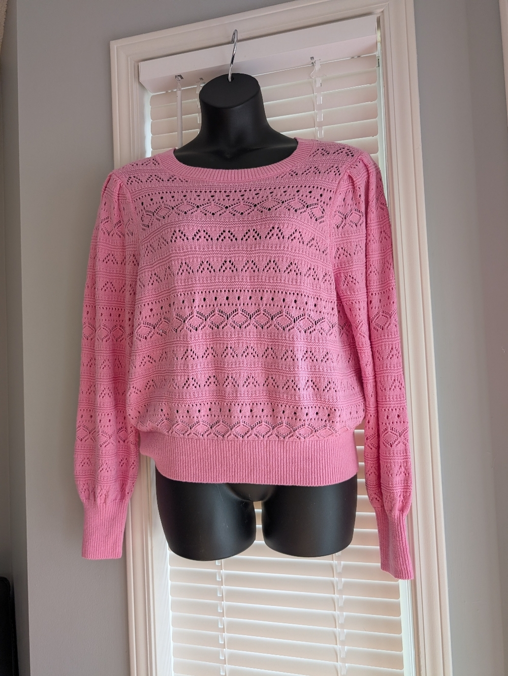 Rw & co pointelle knit sweater large Pink